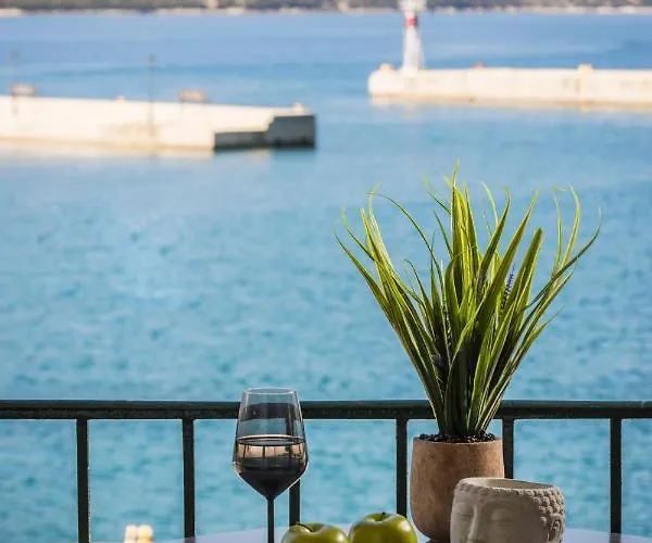 Cavaliere Seafront House - Klio *