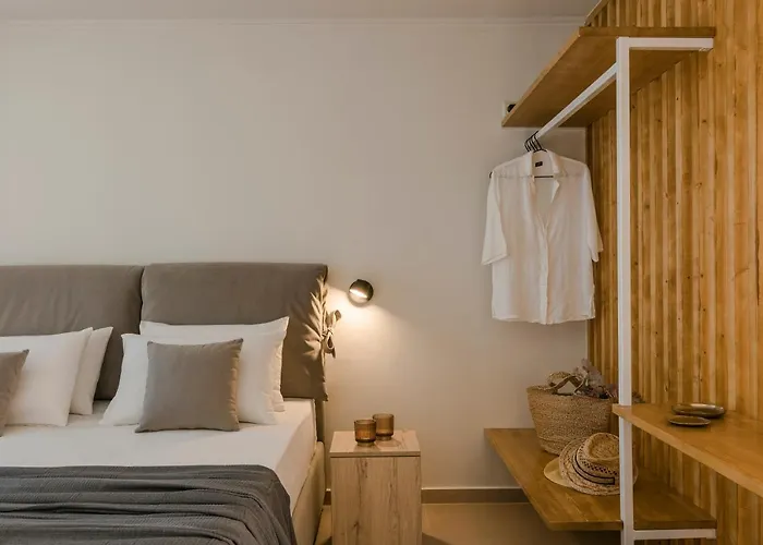 Cavaliere Seafront House - Klio Apartament