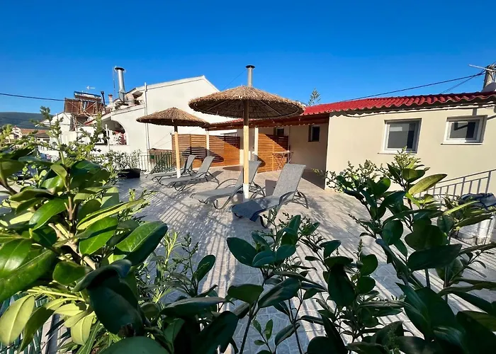 Cavaliere Seafront House - Klio Apartament