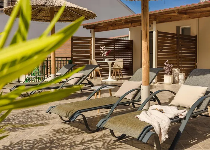 Cavaliere Seafront House - Klio Apartament *